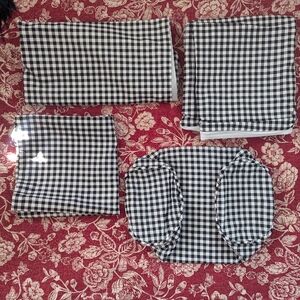 Black and White Gingham 5 Pc Pillow And Shams Set
